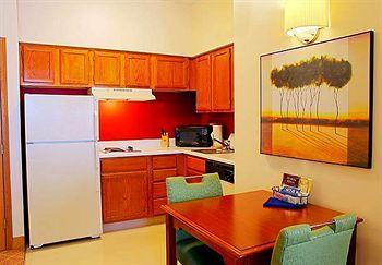 Hotel By Marriott Cleveland Beachwood