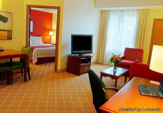 By Marriott Cleveland Hotel Beachwood