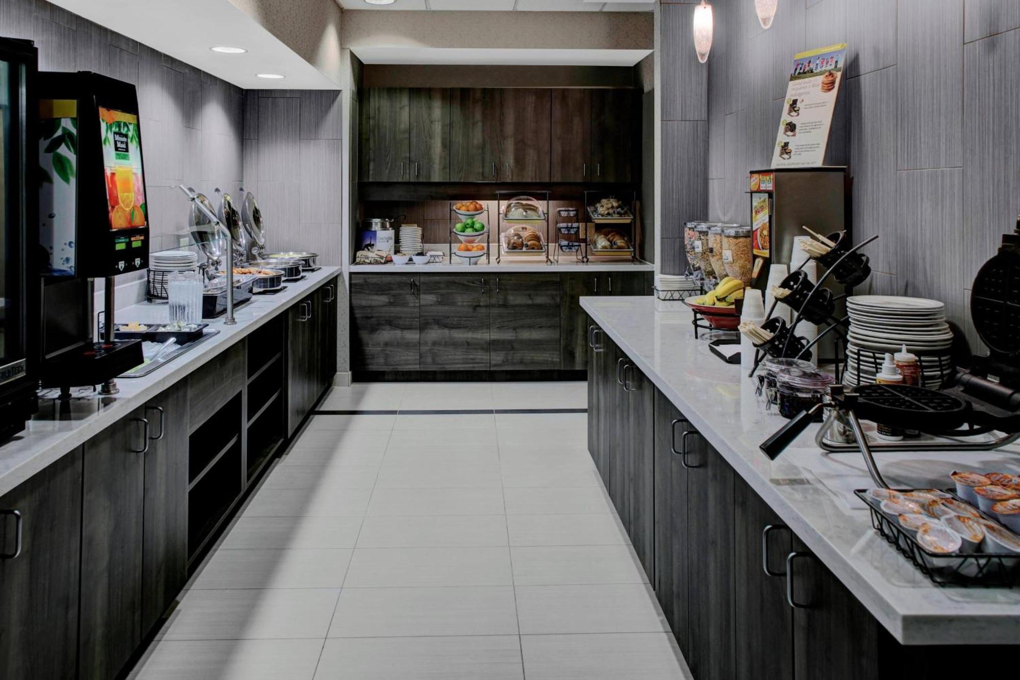 By Marriott Cleveland 3* Beachwood