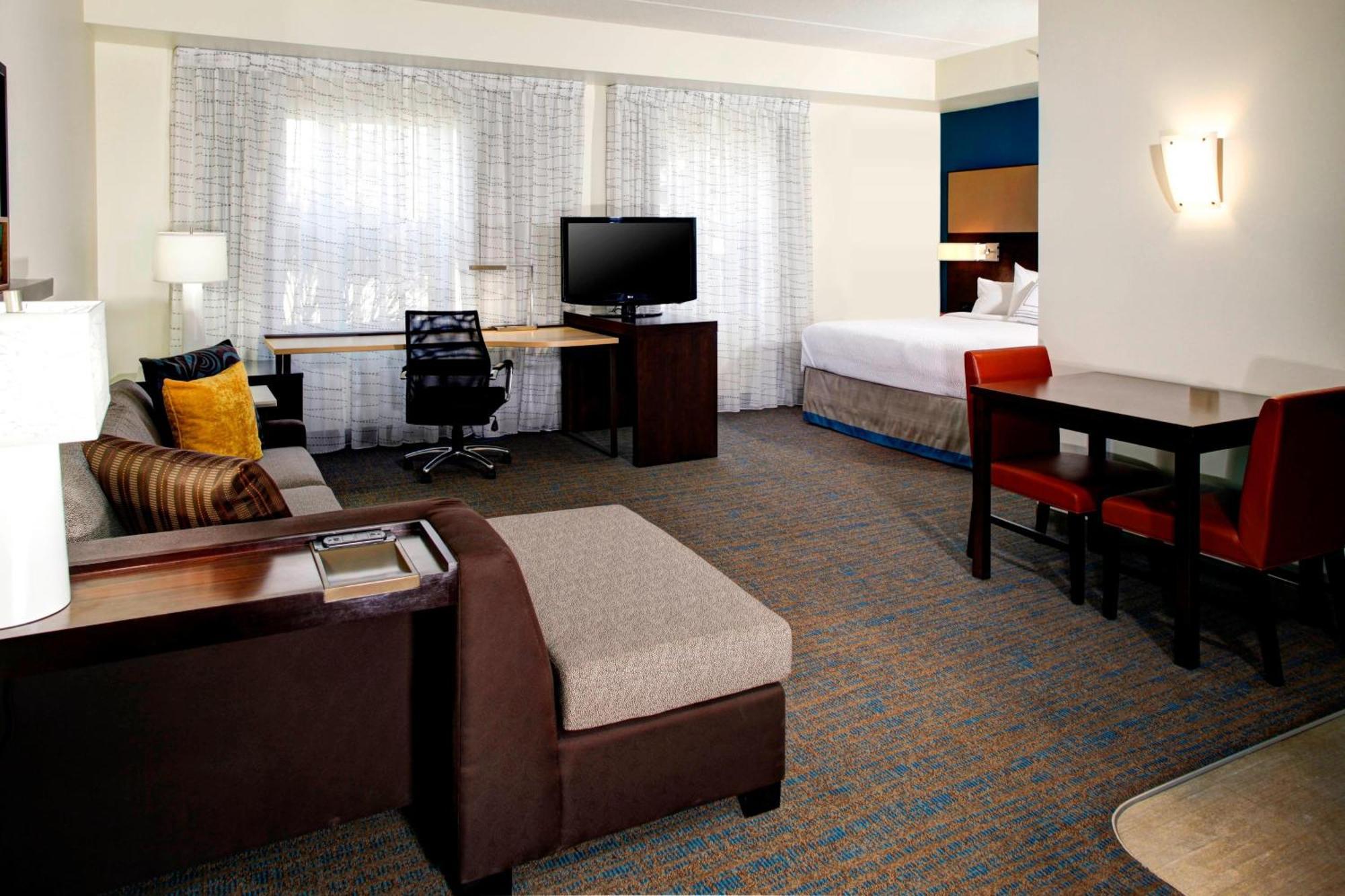 Hotel By Marriott Cleveland Beachwood