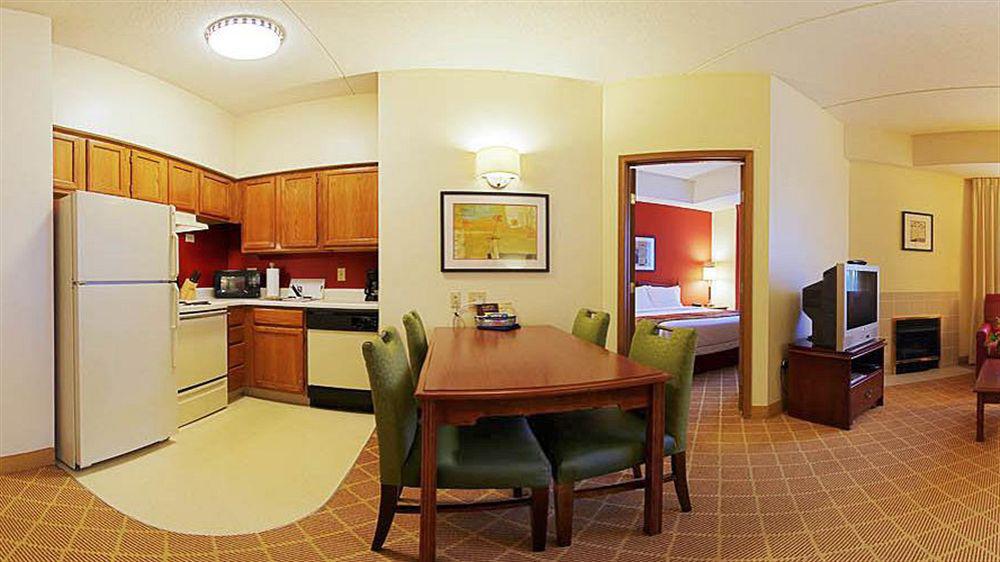 Hotel By Marriott Cleveland 3*